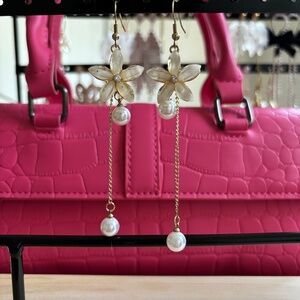 Women's Flower Earring with Peals